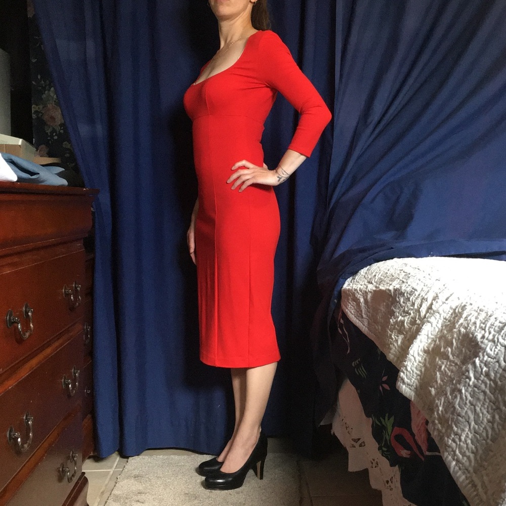 Red Dress - Picture 7 of 7